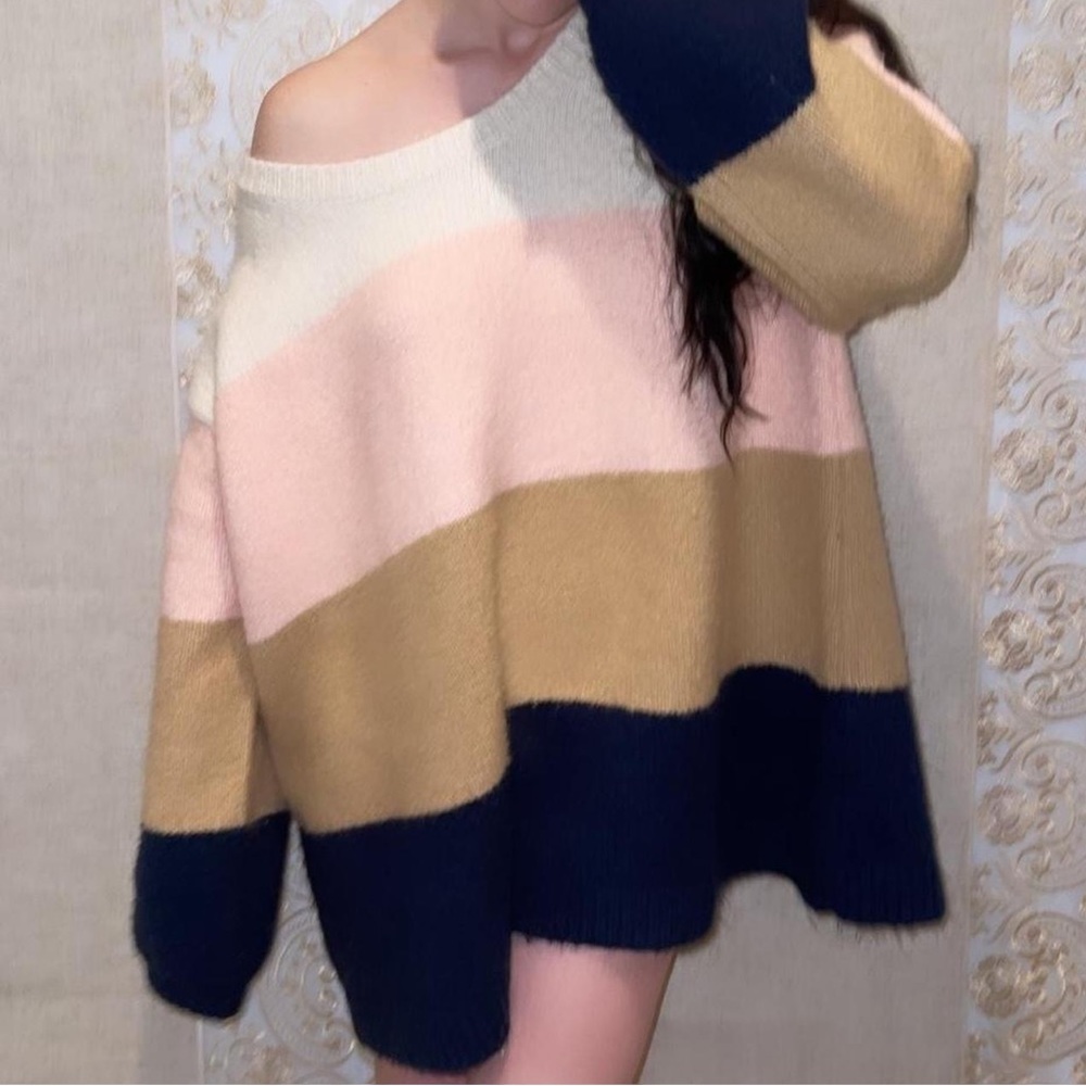 FUZZY BOYFRIEND SWEATER
